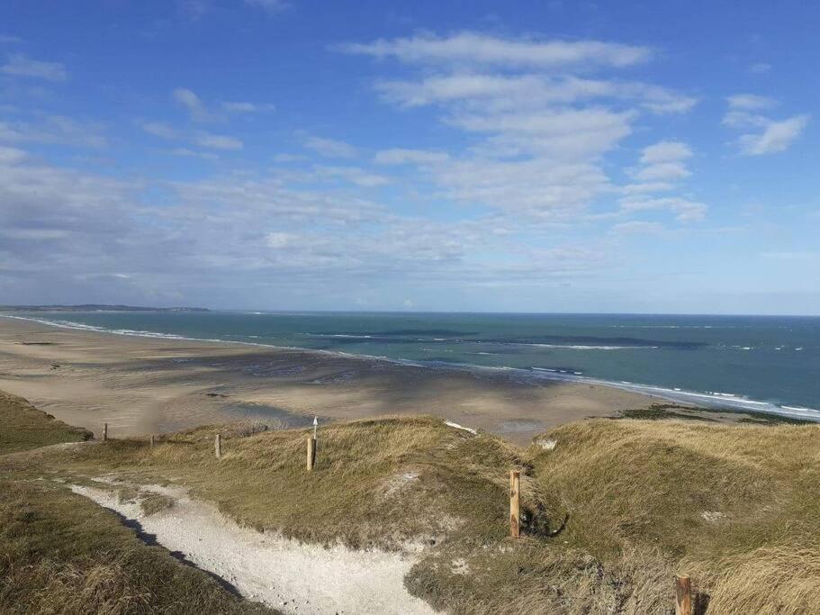 "La Cabane Du Sentier", Logement Original En Bois Et Sur Pilotis Avec Beau Jardin Et Tres Proche De La Mer Sangatte Exteriör bild